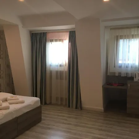 Liad Center Hotell 3*