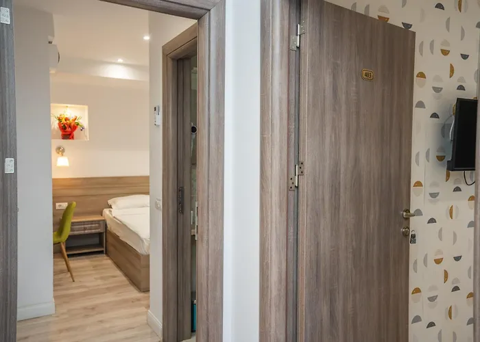 Liad Center Hotel 3*